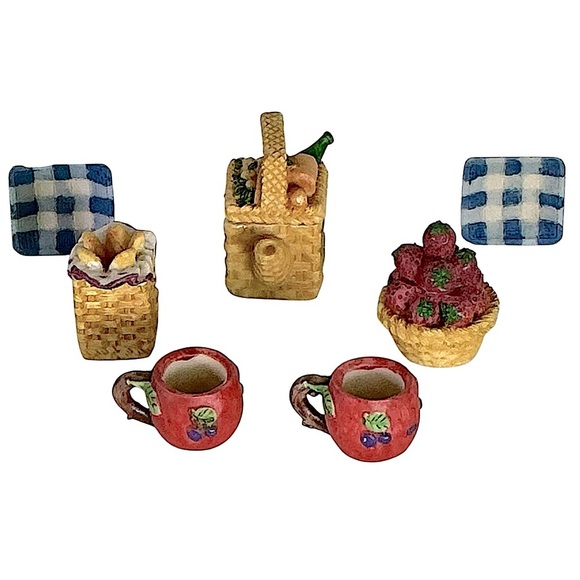 Miniature Tea Set Vintage Fruit Basket Picnic Blanket Tray Dish Dollhouse 1994 - Picture 6 of 16